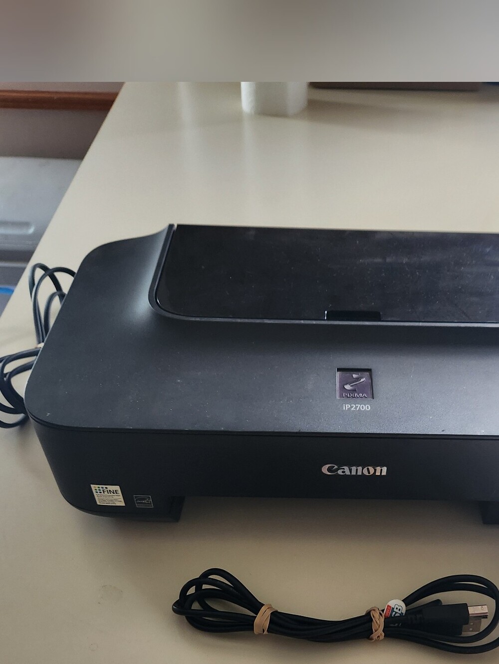 Canon black inkjet printer IP2700 with USB cable